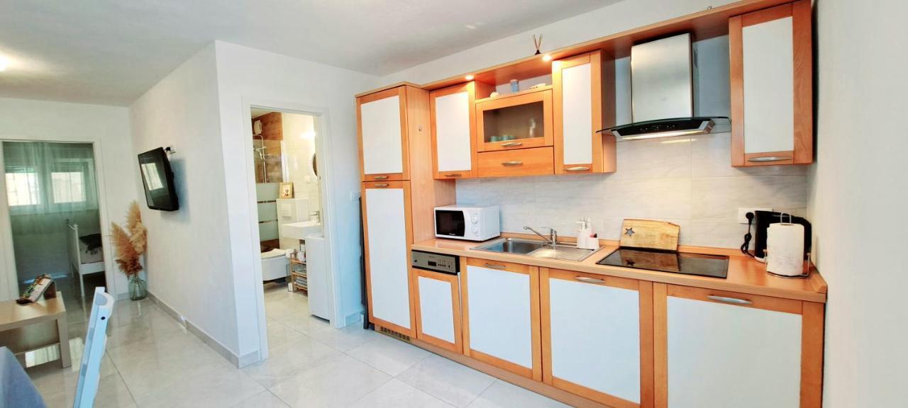 Apartment Ararita Đảo Krk Ngoại thất bức ảnh