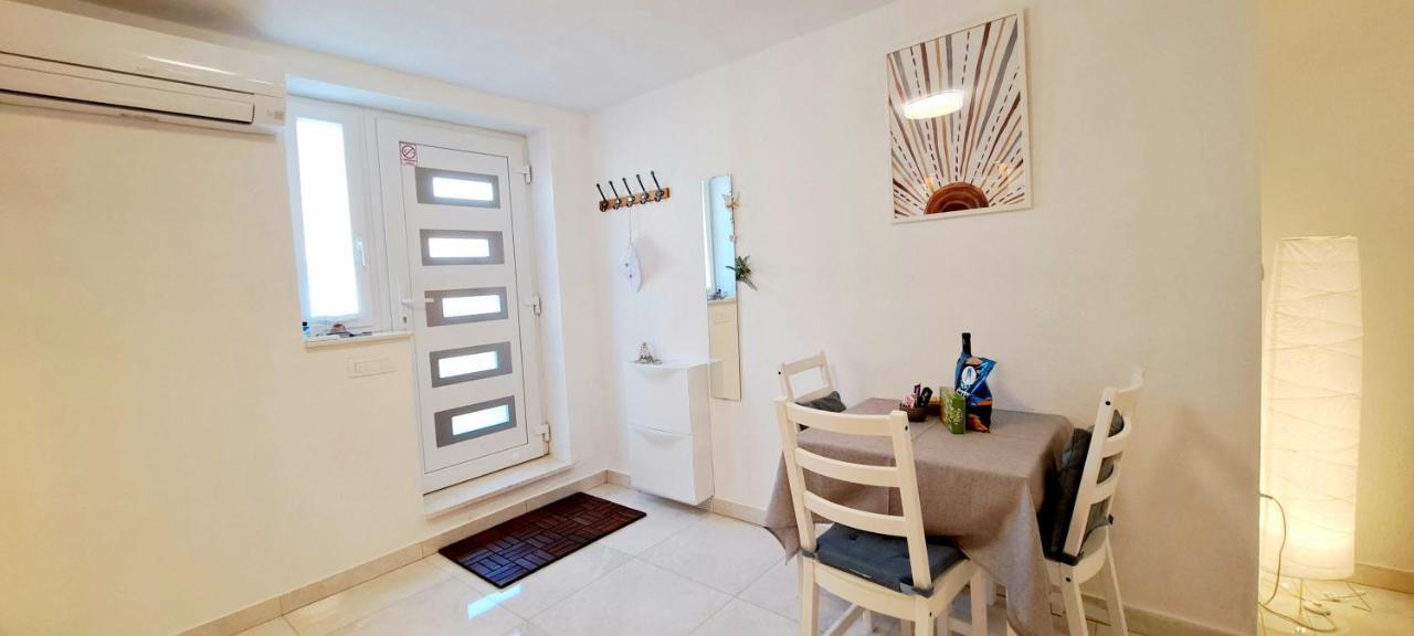 Apartment Ararita Đảo Krk Ngoại thất bức ảnh